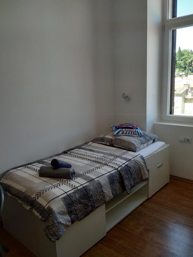 Apartments Todorovic พูลา ภายนอก รูปภาพ