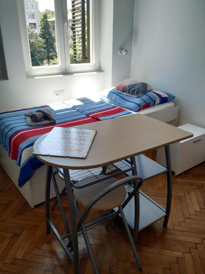 Apartments Todorovic พูลา ภายนอก รูปภาพ