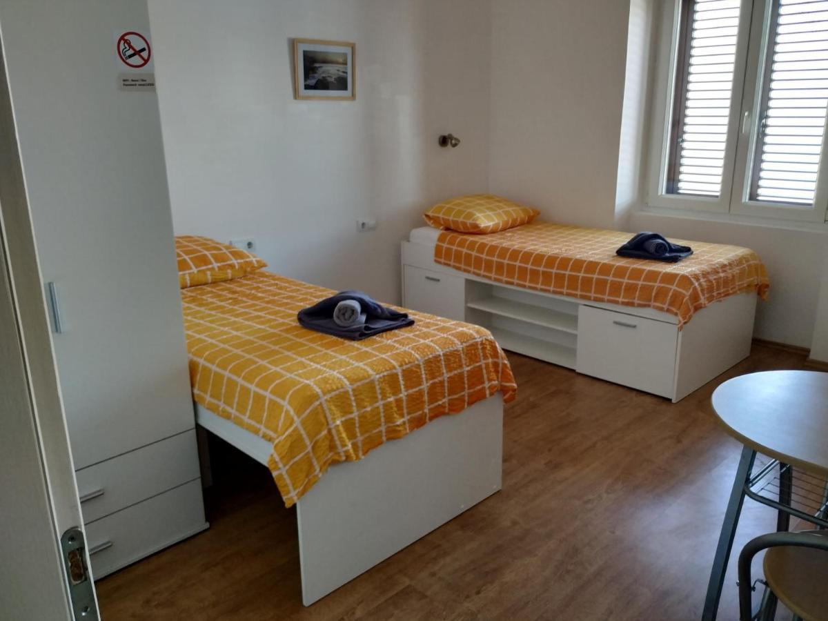 Apartments Todorovic พูลา ภายนอก รูปภาพ